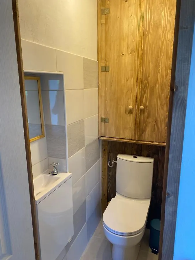 L'Anagramme, Chambres, Table D'Hotes Et Gite Pour Adultes, Naturistes Ou Non ! Cindre